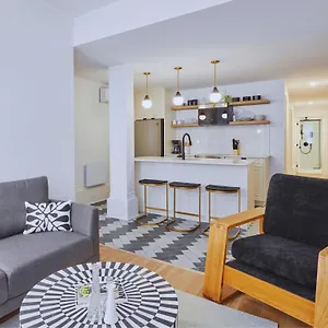 https://the-chelsea-house-downtown.hotels-in-montreal.org